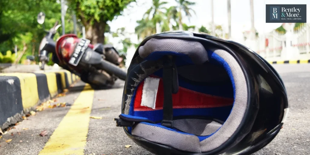 Leyes sobre el uso del casco y reclamaciones por accidentes de motocicleta en California